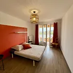 Superbe T3 Refait A Neuf Avec Vue Apartment Carqueiranne